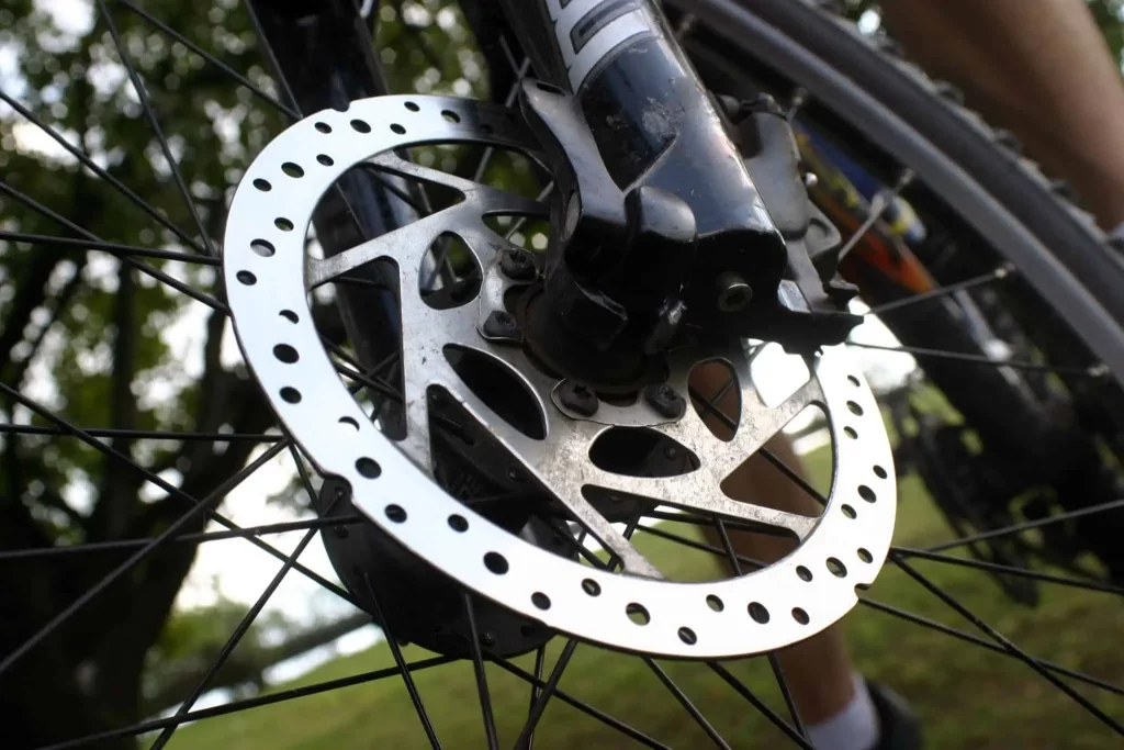 how to fix squeaky bike disc brakes