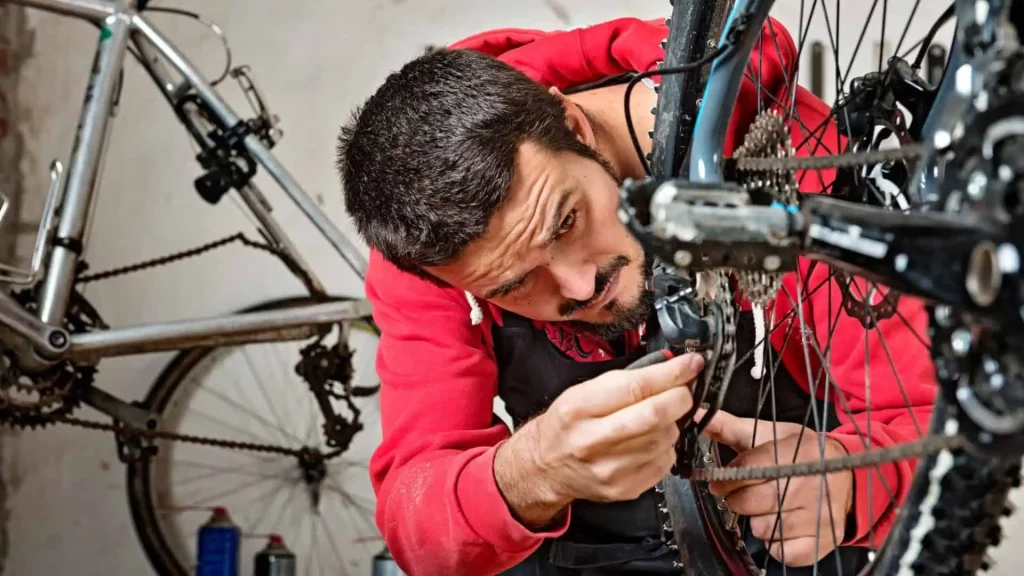 how to adjust brake lever on mountain bike